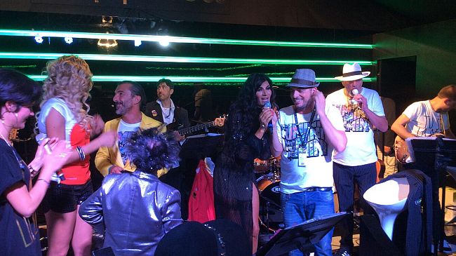 Pitti tra vip, canzoni e ping pong