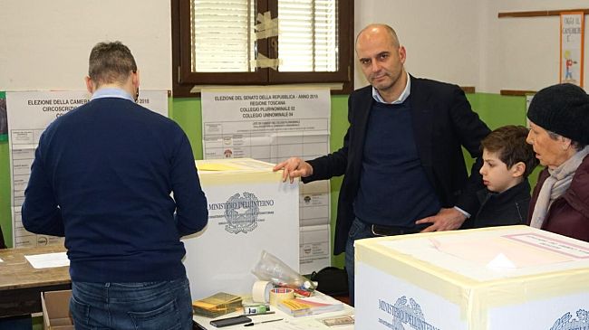 Elezioni: i primi dati sull'affluenza alle urne alle 12.00