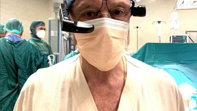 Intervento al ginocchio con la realtà aumentata