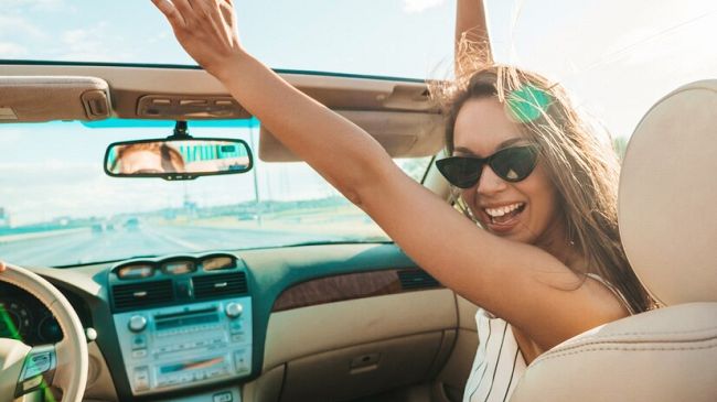 Ibiza in auto. Questo è il modo migliore per scoprire i suoi tesori più preziosi