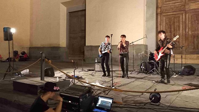 Estate di musica sul sagrato di Santo Spirito: e il parroco che dice?