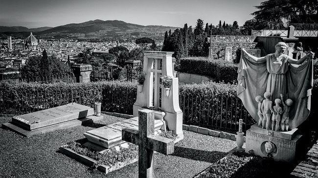 Case con vista da brivido sui cimiteri italiani più belli