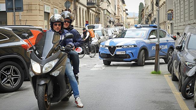 La Polizia di Stato sequestra 12 kg. di droga