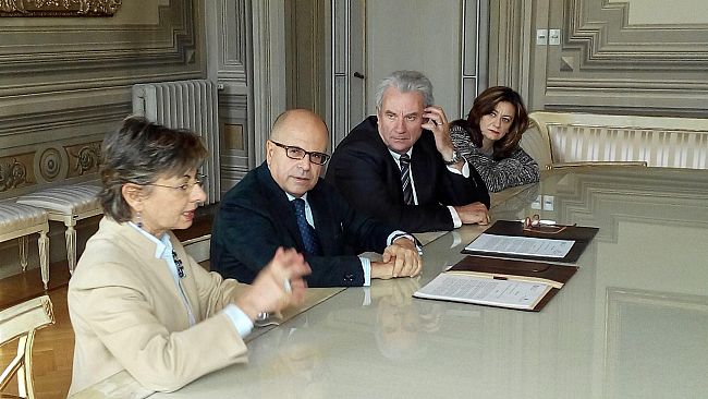 Stranieri a scuola di italiano e di educazione civica