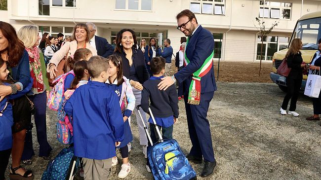 Oggi primo giorno di scuola per 28 mila bambine e bambini