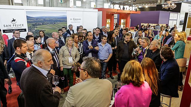 Vinitaly: la Toscana sfida la crisi e investe sul territorio
