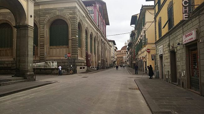 Coronavirus: Firenze città spettrale e mercati vuoti