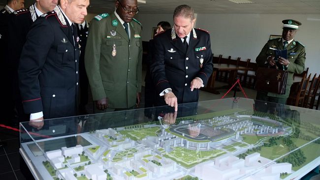 Comandante della Gendarmeria del Niger alla Scuola Marescialli e Brigadieri dei Carabinieri di Firenze