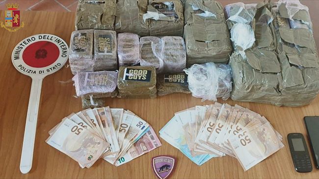 Contrasto agli stupefacenti: la Polizia di Stato sequestra oltre 16 chili di droga