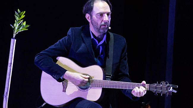 'La Buona Novella', Neri Marcorè in Toscana