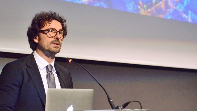 Aeroporto di Firenze fermo nella nebbia: le repliche al ministro Toninelli 