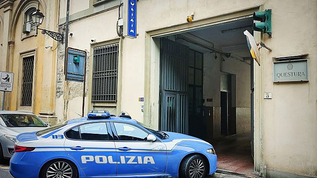 Aumentano le truffe agli anziani ma ora ci cascano meno