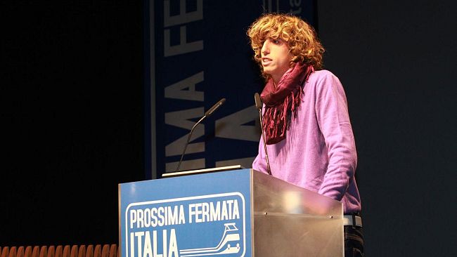 b011100935-stazione-leopolda-l-intervento-di-uno-studente-di-17-anni