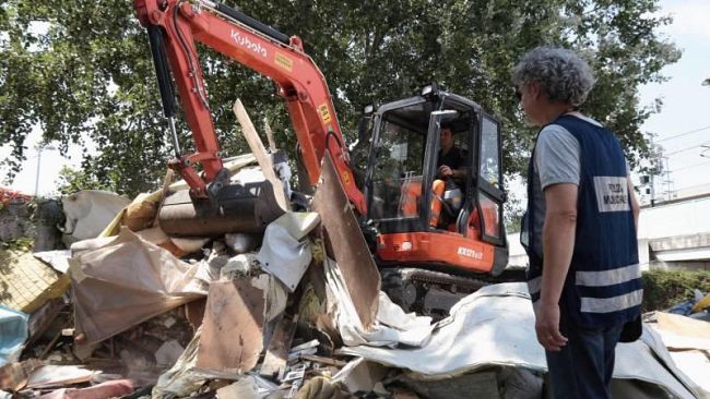 Sgomberato accampamento abusivo a Quaracchi
