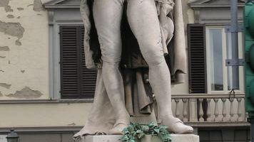 Firenze: restauro per la Statua di Carlo Goldoni