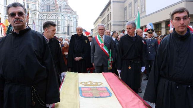 Stendardo tricolore esposto in Palazzo Vecchio