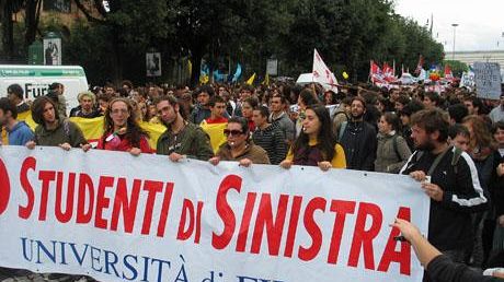 Manifestazioni studentesche: Cossiga denunciato per istigazione a delinquere e apologia di reato