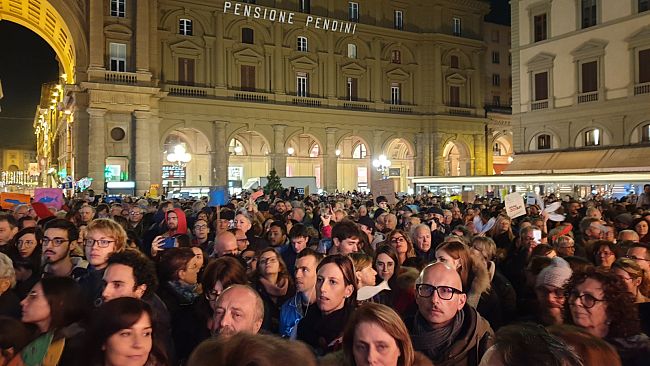 Decine di migliaia di Sardine contro la Lega