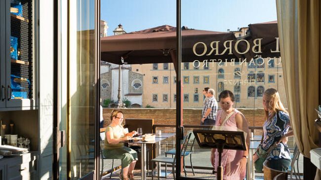 Nuova sala per il Borro Tuscan Bistro con affaccio sul Lungarno