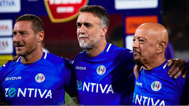 Batistuta a Empoli gioca per gli alluvionati della Toscana