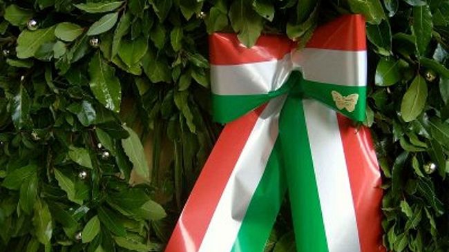 Corona d’alloro in memoria della 'battaglia di San Jacopino'