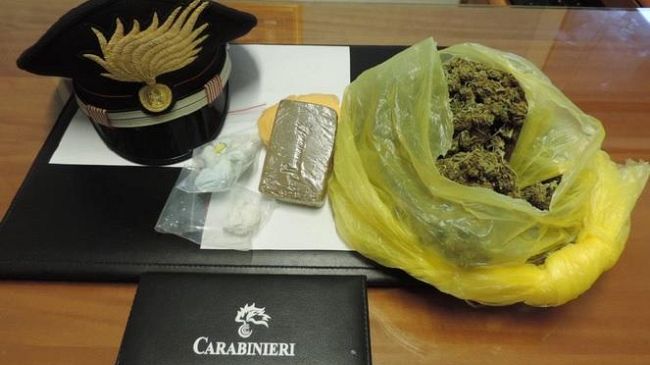  Parco delle Cascine: spaccio di droga tra le siepi 