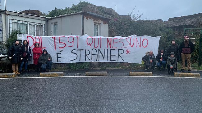 Immigrazione: sbarco a Livorno