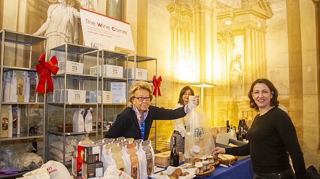 Mercato Nataleperfile in Palazzo Corsini sul Lungarno 