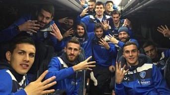 A Bologna è 2-3. Maccarone due volte in gol e ….. una birra a bordocampo con gli amici