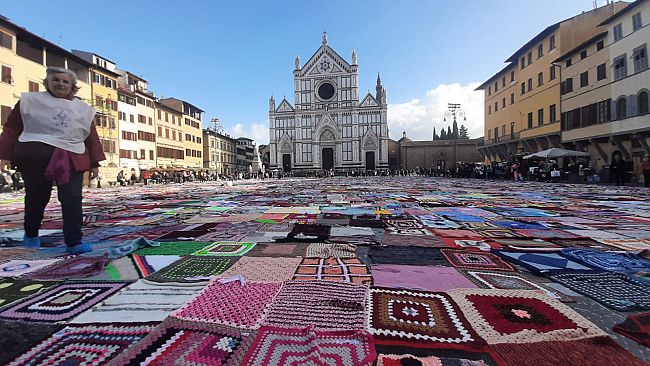 Violenza sulle donne: 3.000 coperte in piazza Santa Croce