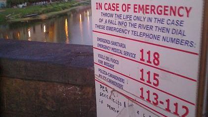 Firenze tenta di internazionalizzarsi, ma la ciambella finisce a sfottò