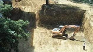 Salviatino: buche e cemento