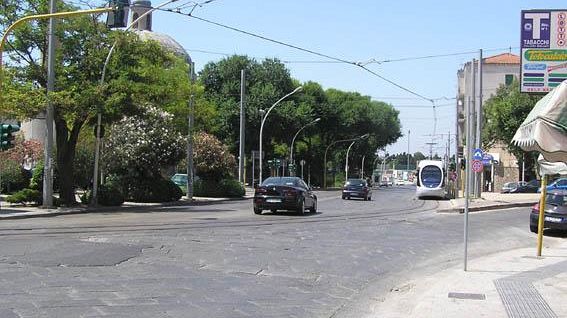 Tramvia: un solo binario davanti al Duomo? Una soluzione adatta ai centri storici