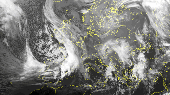 Maltempo: dalla mezzanotte allerta per neve e vento