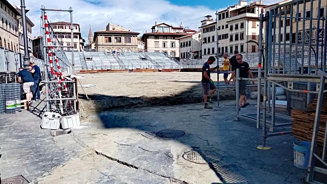 Firenze in fermento per il Calcio Storico: ultimi ritocchi in Piazza