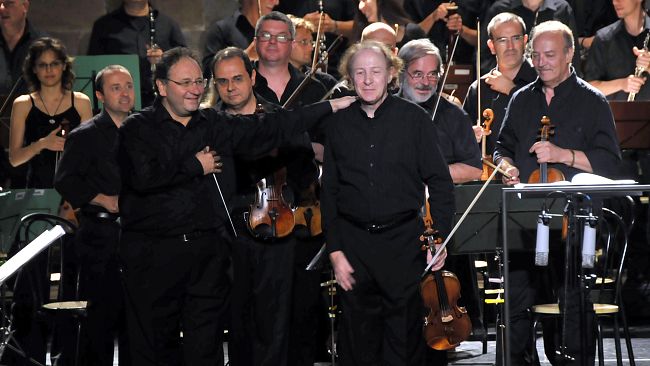 Ilya Grubert con l'Orchestra da Camera Fiorentina 