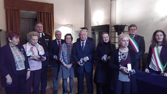 Medaglie d'onore agli ex deportati consegnate oggi in Prefettura