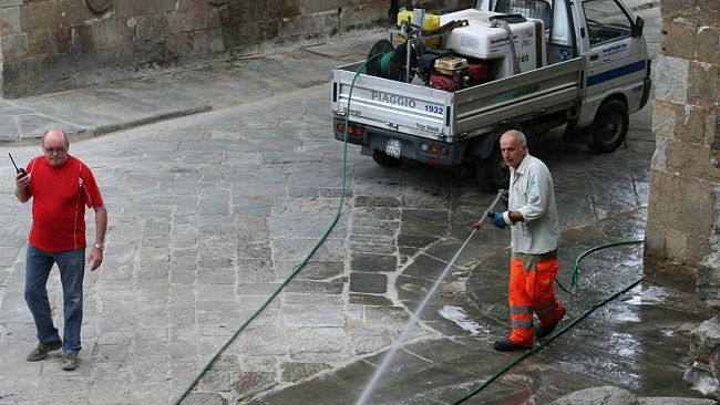 Pulizia Strade a Firenze: dallo sweepy jet al progetto Alert System