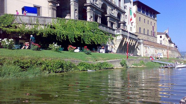Sull'Arno in gommone con l'Associazione Firenze Rafting