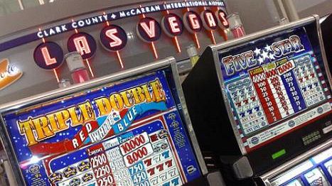 Slot Machine, giro di vite alle macchinette pubbliche per il gioco d'azzardo