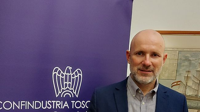 Divieto di sorpasso per i tir in A1