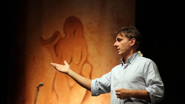 Caveman l’uomo delle caverne: nuove repliche al Teatro Puccini sabato 20 ottobre e martedì 4 dicembre