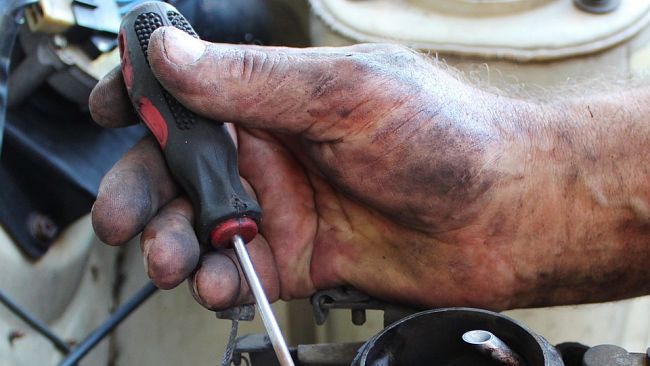 Autoveicoli da riparare: garanzia, pezzi di ricambio e manodopera