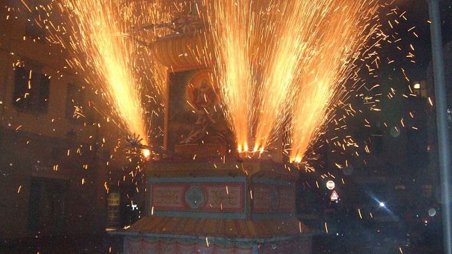 Tutto pronto per lo scoppio del Carro