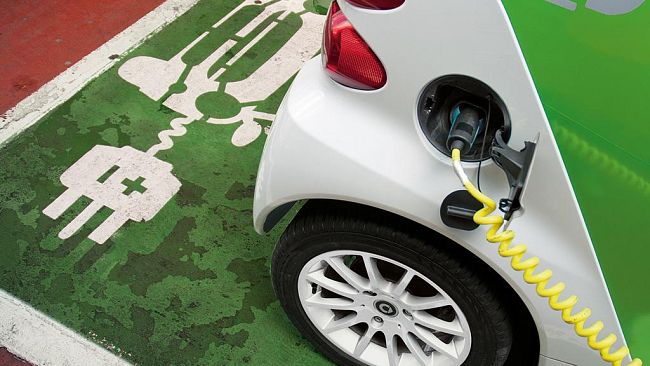 Una Smart Electric Drive consegnata al sindaco