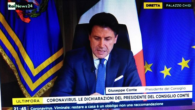 Giuseppe Conte aggredito a Massa da un no vax