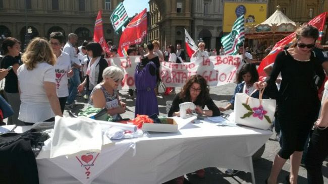 ​Braccialini e Guess: corteo e sfilata in centro a Firenze
