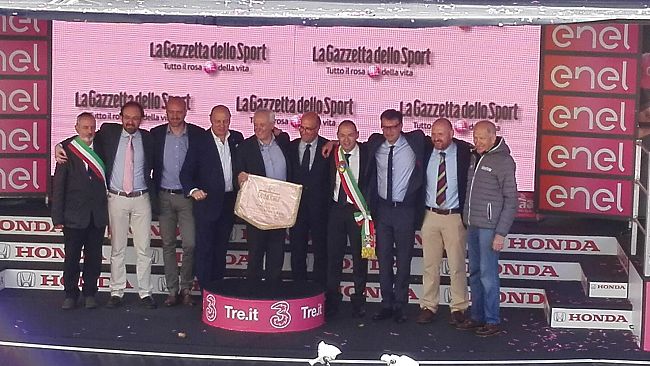 Giro d'Italia: il passaggio da Prato della carovana in rosa