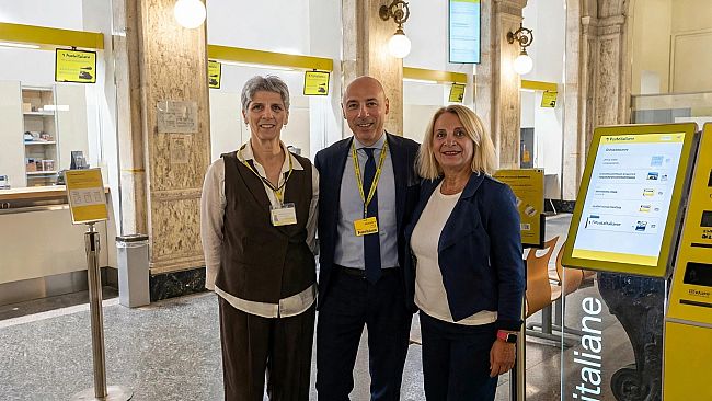 Poste: cresce la prenotazione digitale dei permessi soggiorno/studio