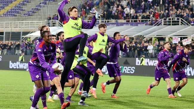 Fiorentina champagne, manita alla Roma e classifica da sogno